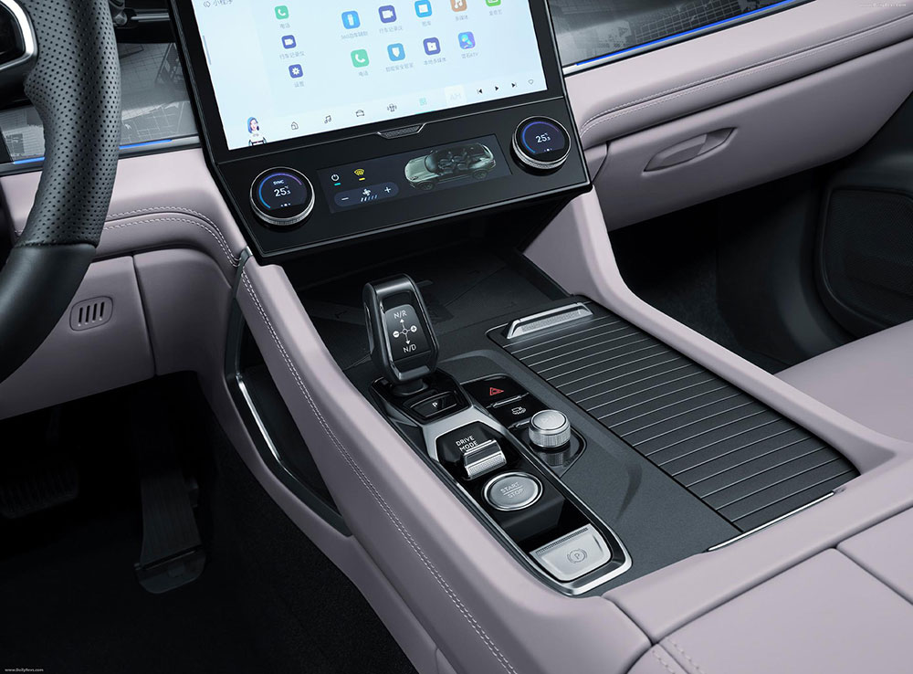 Lynk & Co 09